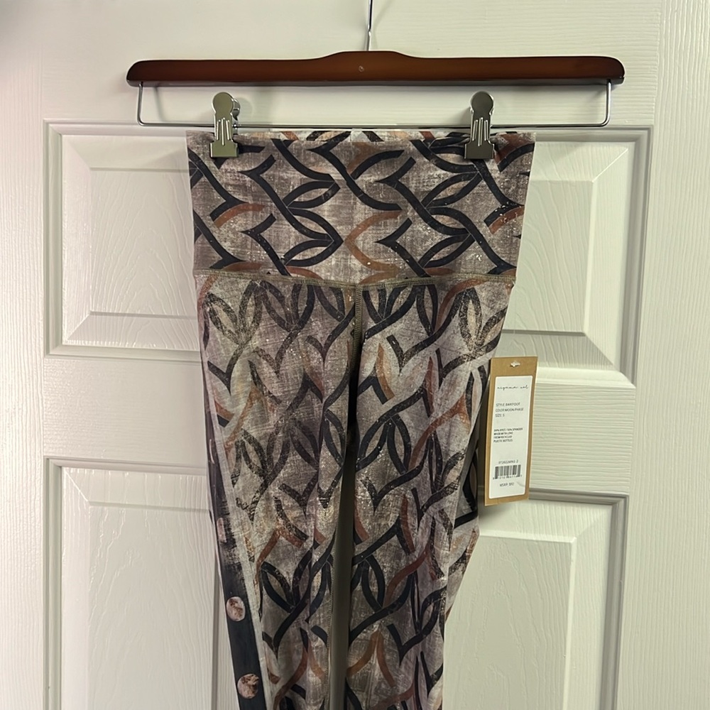 Niyama Sol Moon Phase Barefoot Legging S NEW